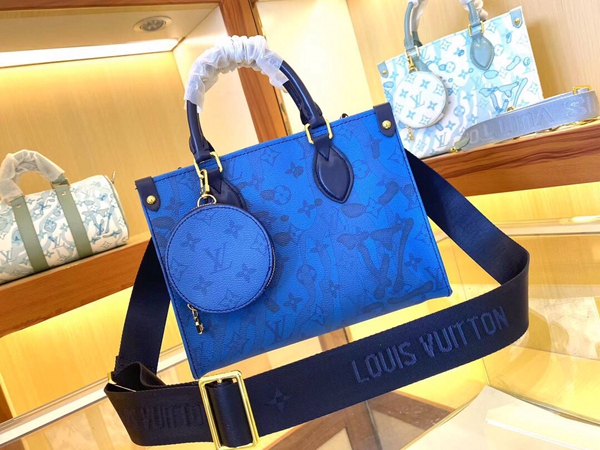 ルイヴィトンバッグ背面デザイン